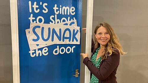 Vikki show Sunak the door